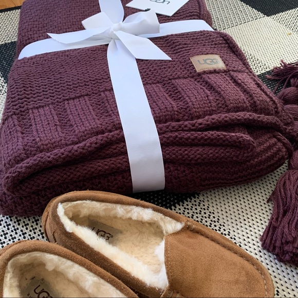 UGG | Preston Sweater Knit Tassel Blanket. FALL - Picture 2 of 8